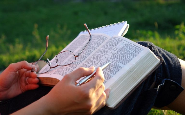 60 Key Verses Exploring Wisdom and Knowledge in the Bible