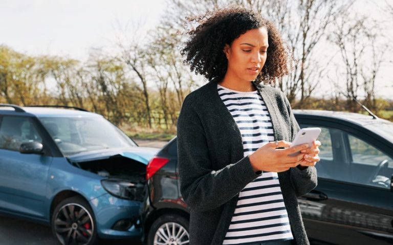 What to Text Someone Who Was in a Car Accident: Dos and Don’ts